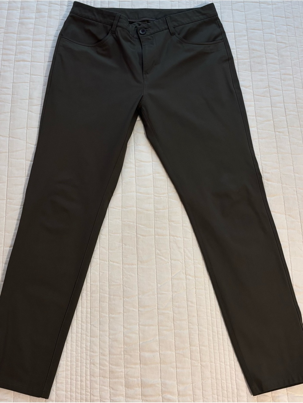 Dark olive green Vuori Meta pants 32/30